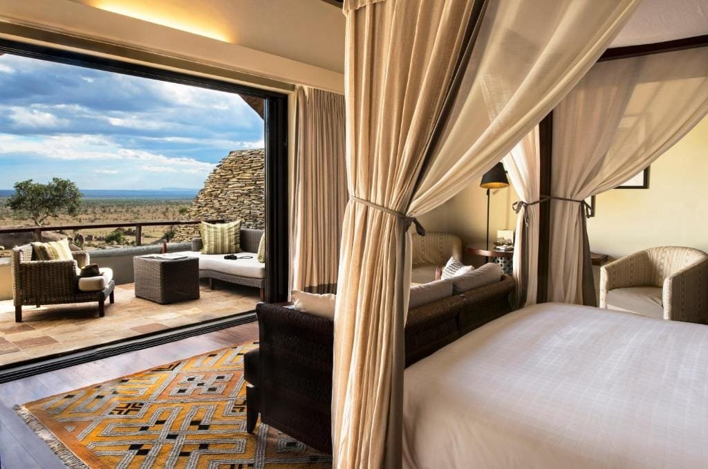 Four Seasons Safari Lodge Serengeti - Serengeti safari in November