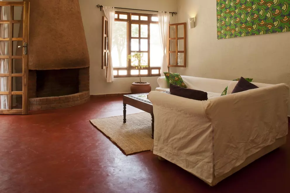 Staying on the Rim or in Karatu - Ngorongoro Crater in November