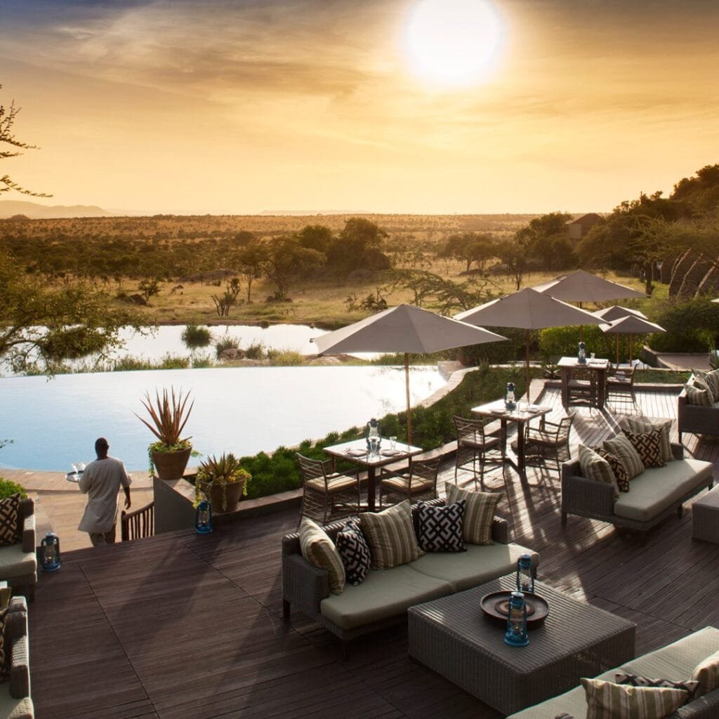 5-Day Fly-in Fly-out Serengeti Luxury - Serengeti safari in August