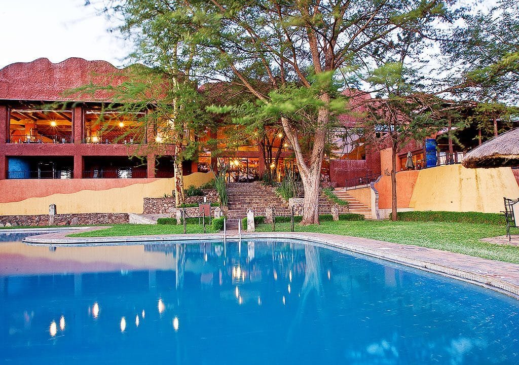 Serengeti Sopa Lodge - Serengeti safari in May