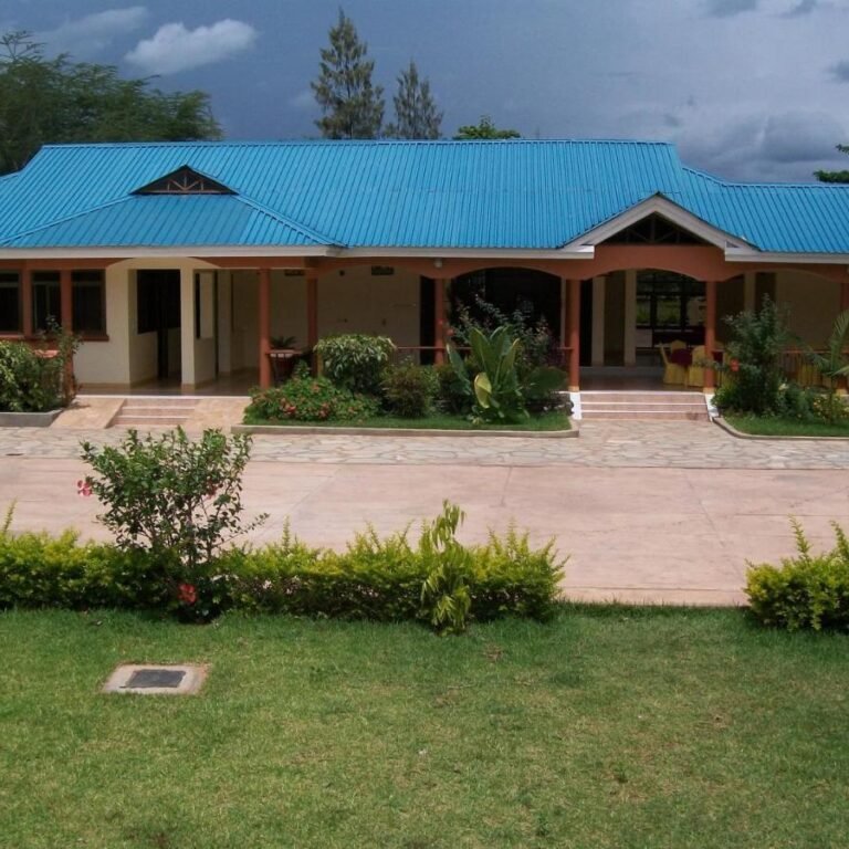 FANAKA - Updated 2023 Prices & Lodge Reviews