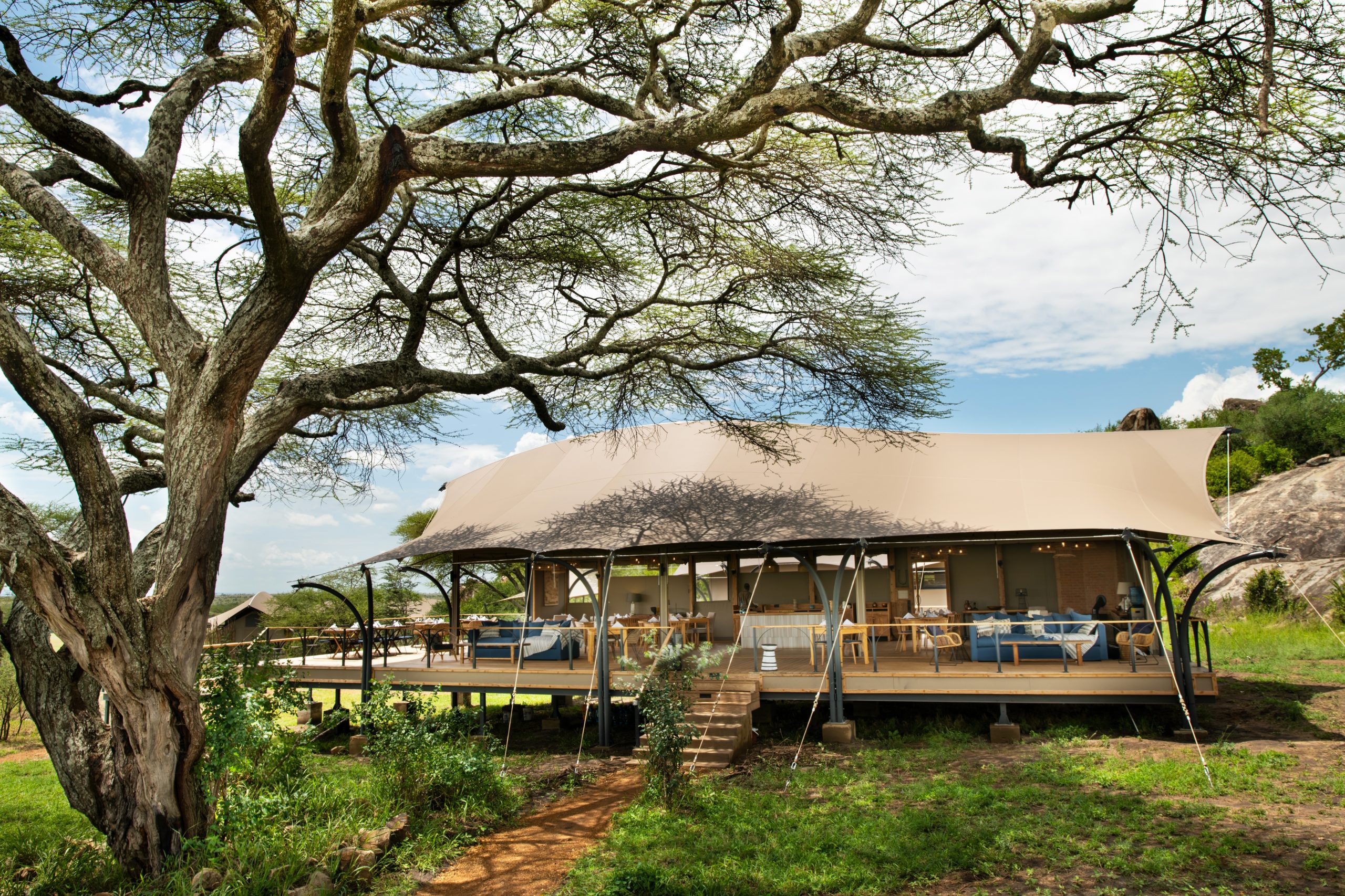 Legendary Serengeti Camp: Luxury Safari in Tanzania