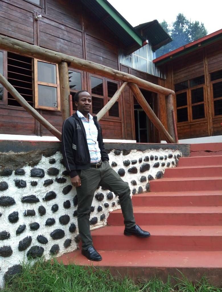 Hire Local Guides - luxury Tanzania safari