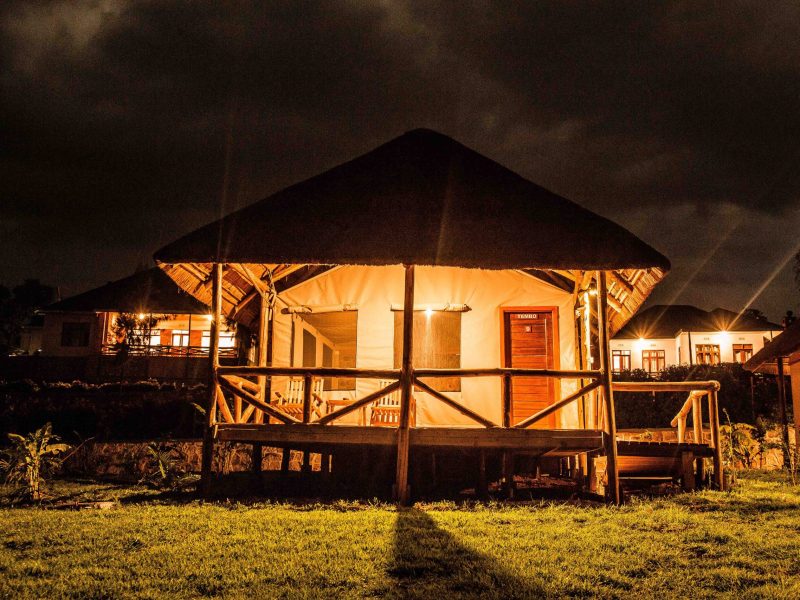 Ultra-Luxury Safaris: Ultra-Luxury Safaris: Kankari lodge, 10-Day Northern Tanzania Mid-Range Safari